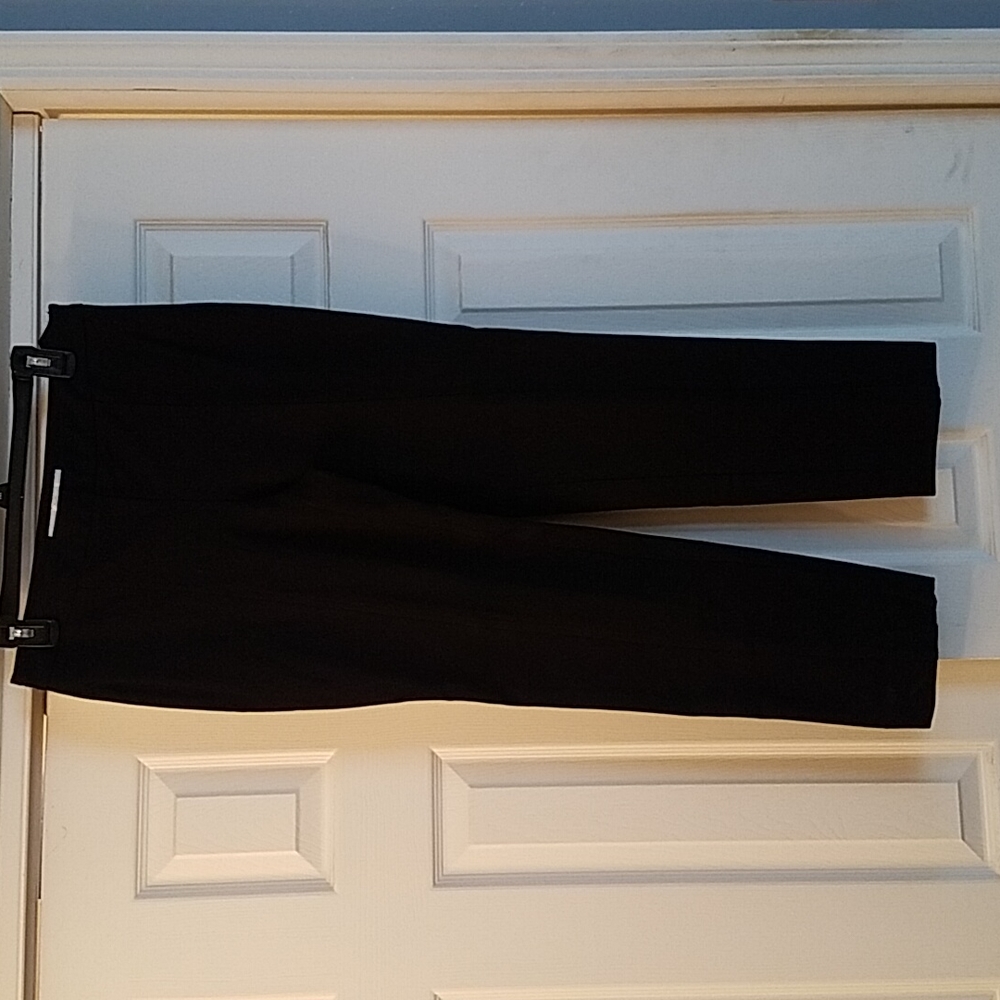 Woman cropped dress pants
